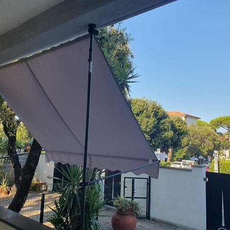 Apartament Lecci Al Mare San Vincenzo Zewnętrze zdjęcie