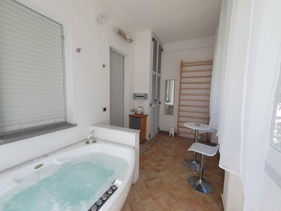 Apartament Lecci Al Mare San Vincenzo Zewnętrze zdjęcie